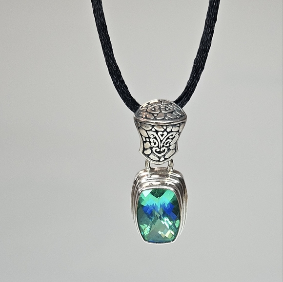 Sarda .925 Solid Silver Pendant with Faceted Gemstone With Blue-Green Hue - Picture 3 of 3